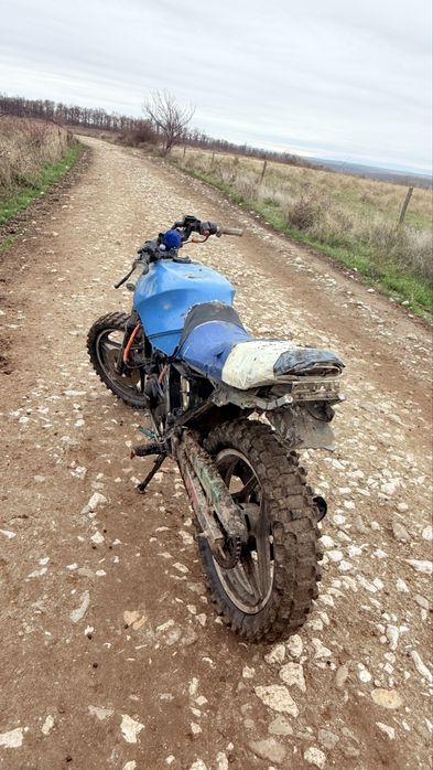 Vand sau schimb un cross si un super moto,super oferta !!