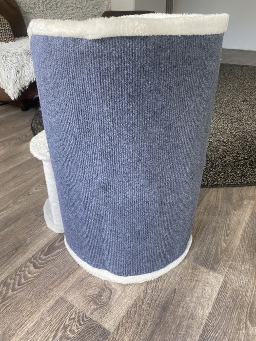 Продается кошкин дом, хорошее состояние.