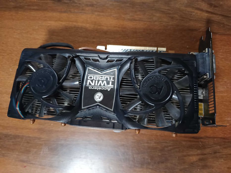 Видео карта ASUS AMD HD 5850 1gb.