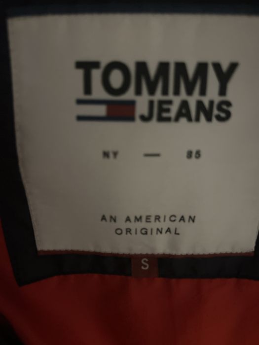 Geaca Tommy H  barbati ..noua . Detalii in privat