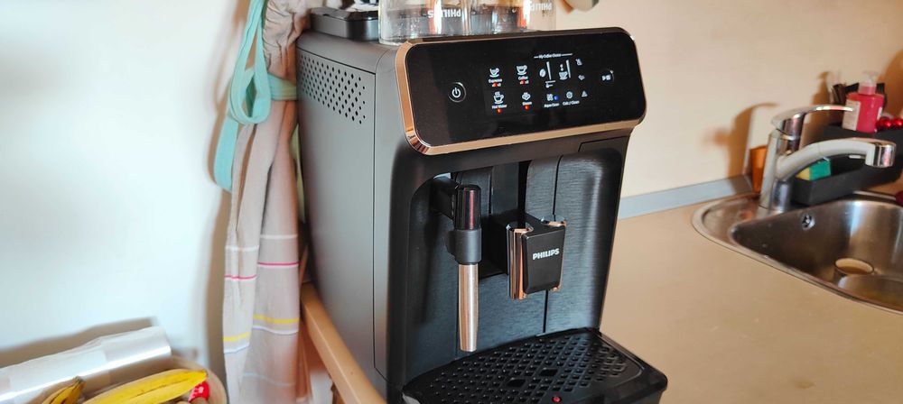 Кафе автомат Philips EP2220/10 + нов филтър