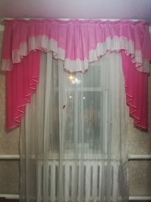 Шторы в идеальном состоянии.