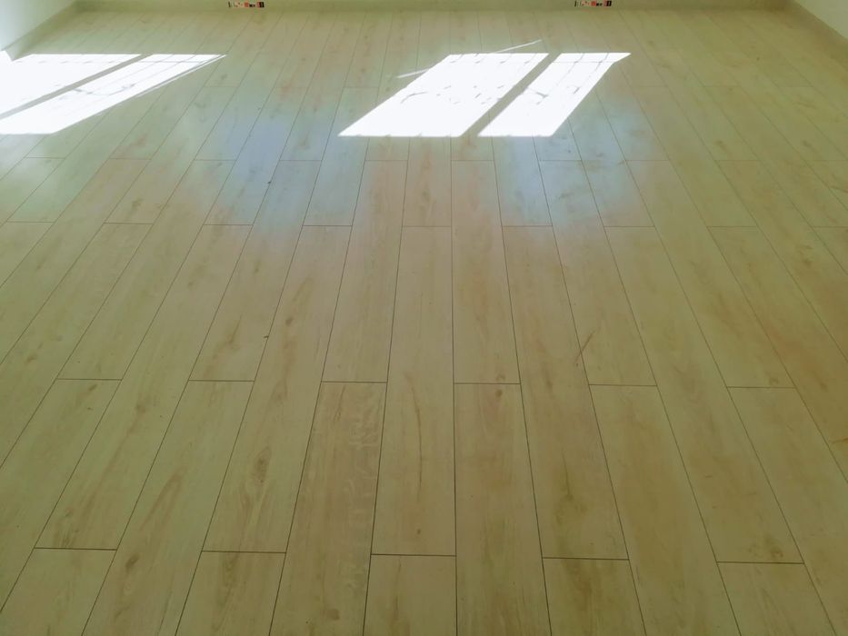 Укладка ламината и линолеума