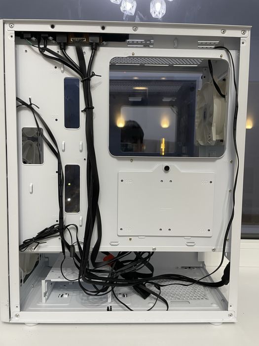 Продается белый  корпус