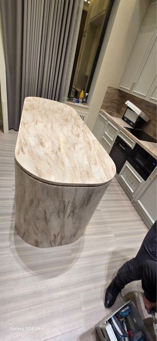 Столешница,подоконник,ресепшн,перила,ступень,барная стойка,