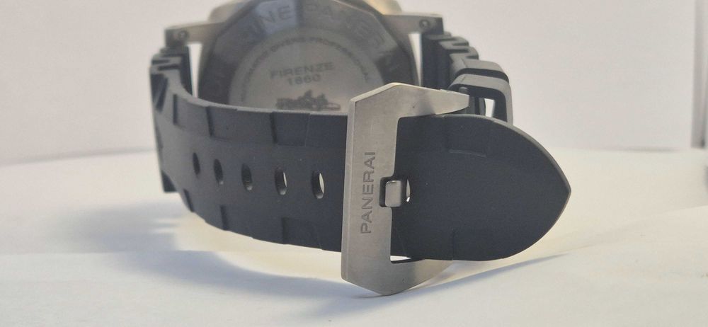 Panerai Luminor Submersible