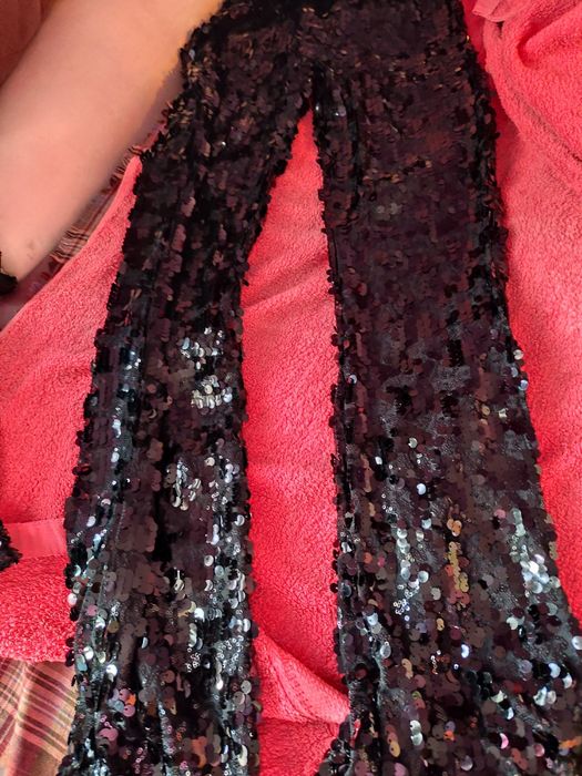 Дамски паетен панталон черен