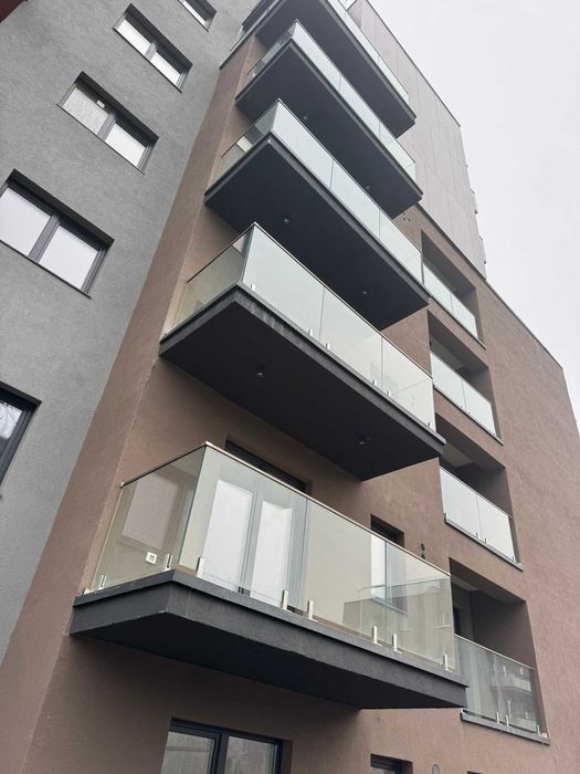 balustrade de sticla pentru balcoane si scari