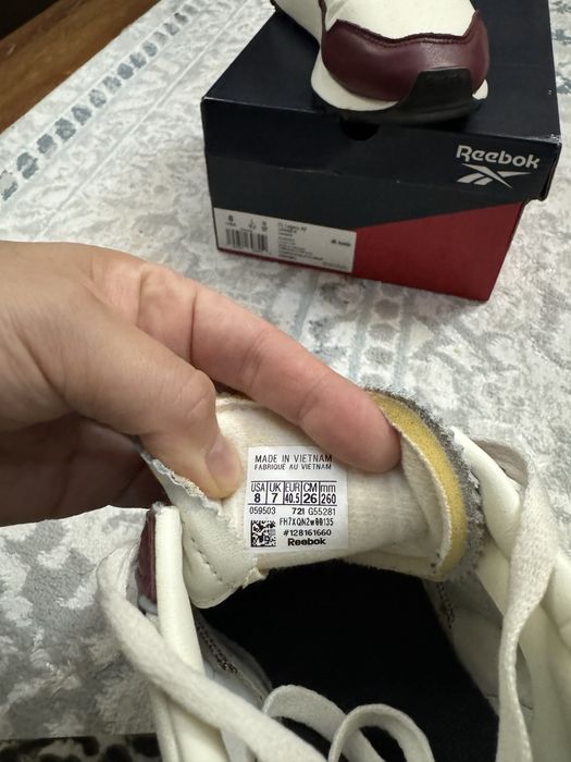 Продам кроссовки Reebok