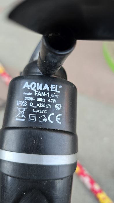 Acvariu aquael pești