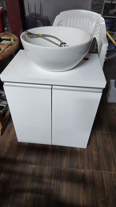 Dulap baie cu lavoar tip bol