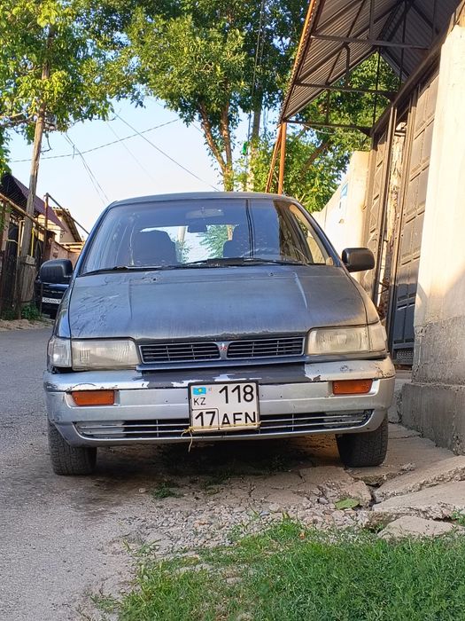 Mitsubishi Space runner 1991