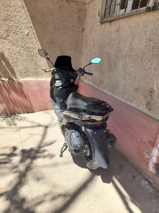 Skuter sotiladi 80kuba