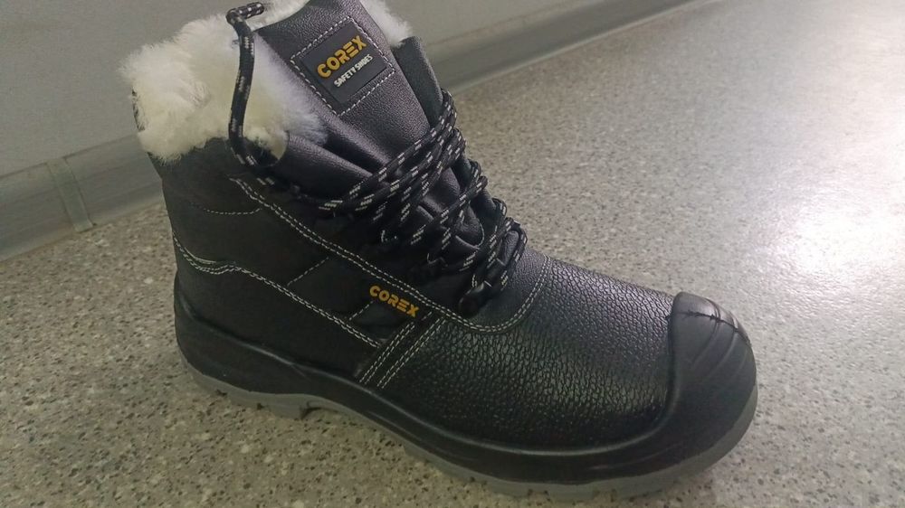 Спец.обувь 43рр 7000тг