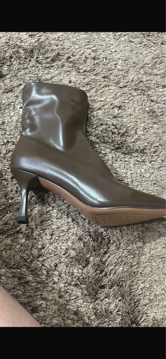 Продам женские сапоги