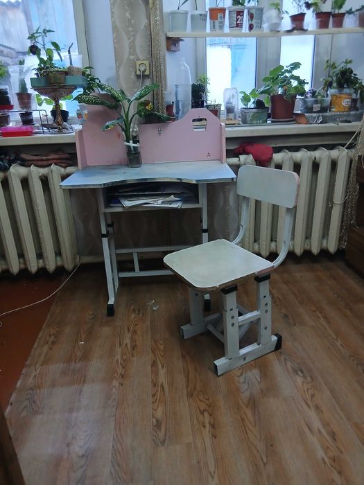 Детские кроватка, стульчик, велосипед