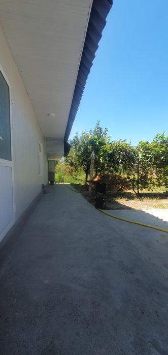 Куйи Чирчик тумани  Тошовул махаллада 20 сотих 6 хона янги ховли сотил