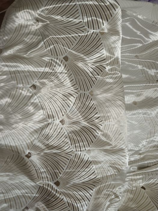 Продам две шторы теневые