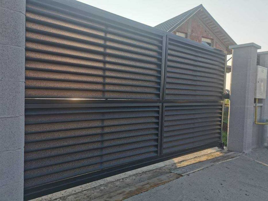 Garduri si porti din panouri stil jaluzele si alte modele disponibile