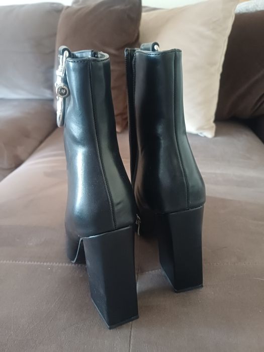 Дамски боти черни