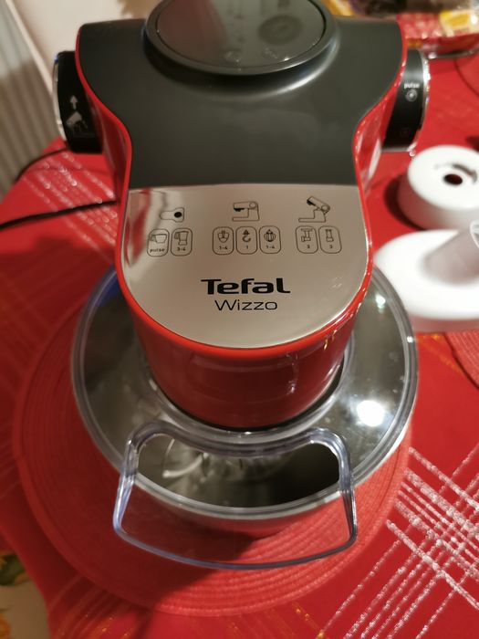 Vând robot de bucătărie Tefal Wizzo