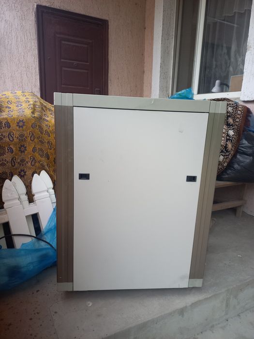 Продам Серверный шкаф