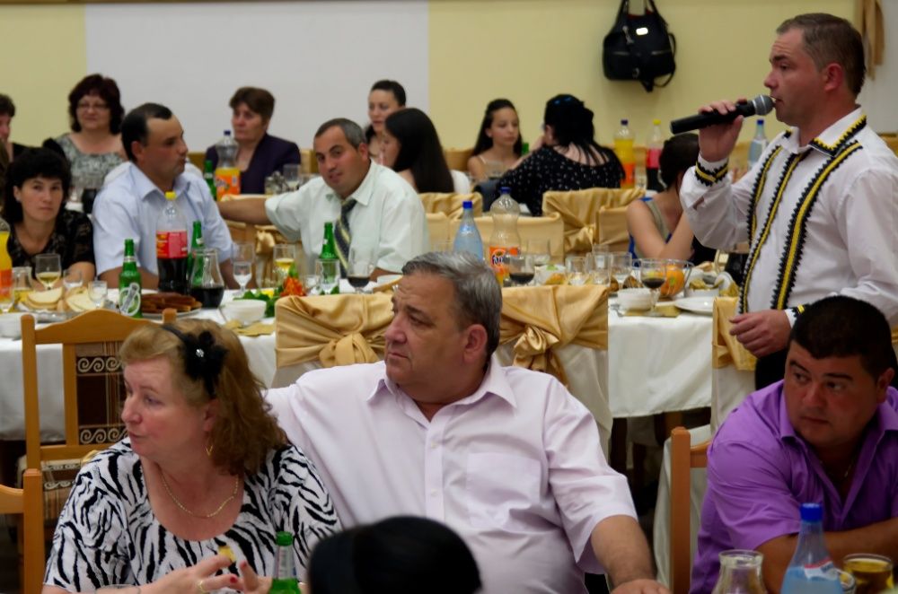 Formatie de nunti sau DJ