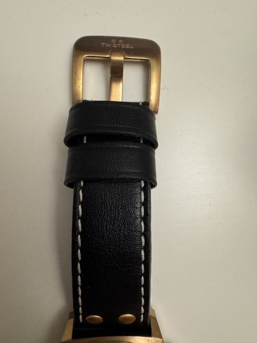 Часовник TW Steel