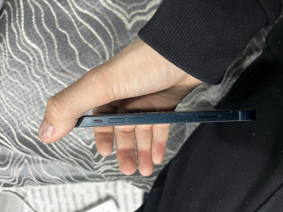 Айфон 13 срочно сатам