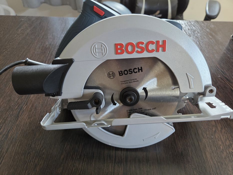Дисковая пила Bosch Professional GKS 140