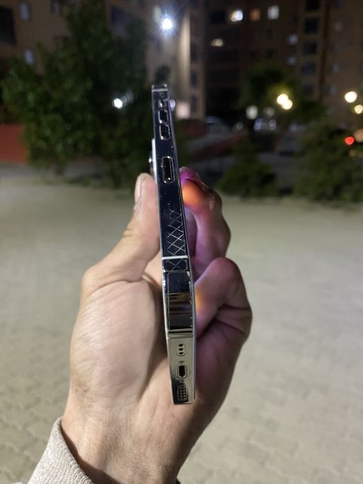 Продается iPhone 14 Pro 256 ГБ.