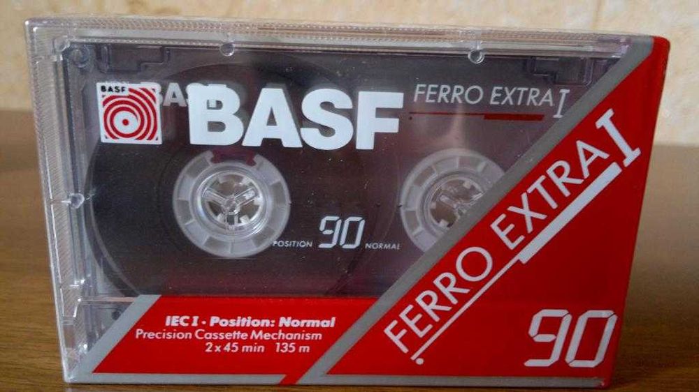 продам кассеты брендовые новые