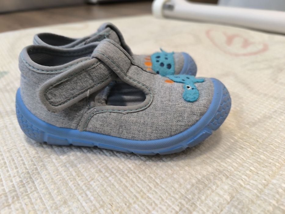 Детски пантофи befado и обувки Milash