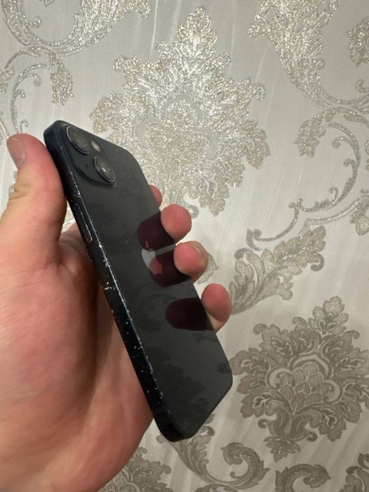 Продам Iphone 13