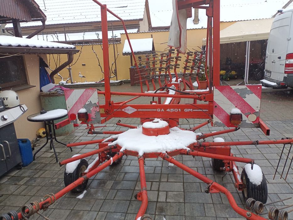 Greblă de adunat fan kuhn