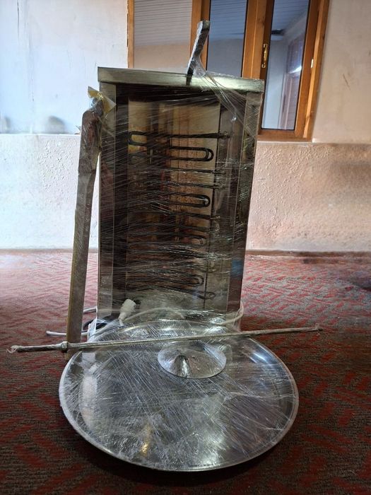 Lavash danar pishiradigan aparat sotiladi