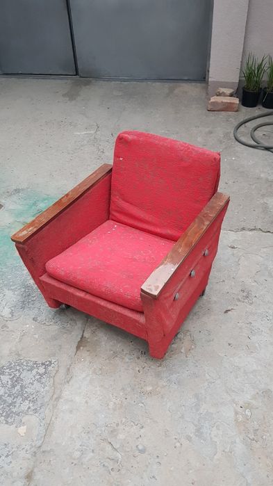 Кресла   антикварная  под  реставрацию   Столик журнальный под реставр