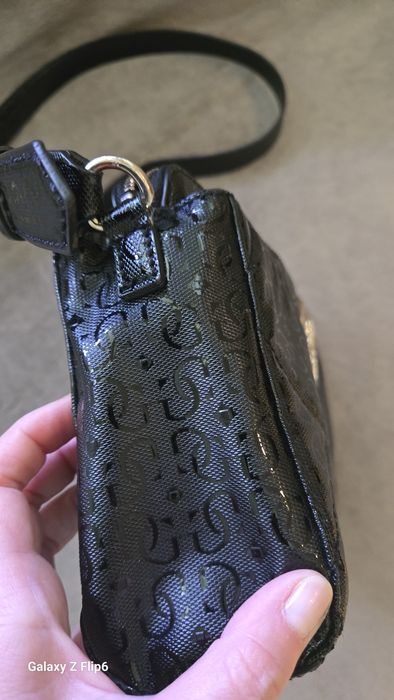 Черна чанта Guess