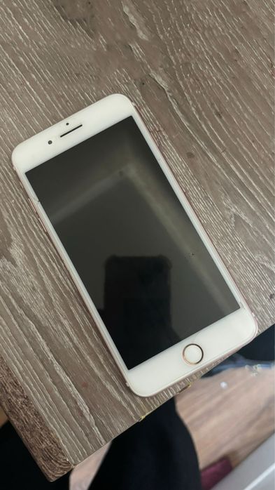 Продам iPhone 7Plus,128GB(АКБ 99%)