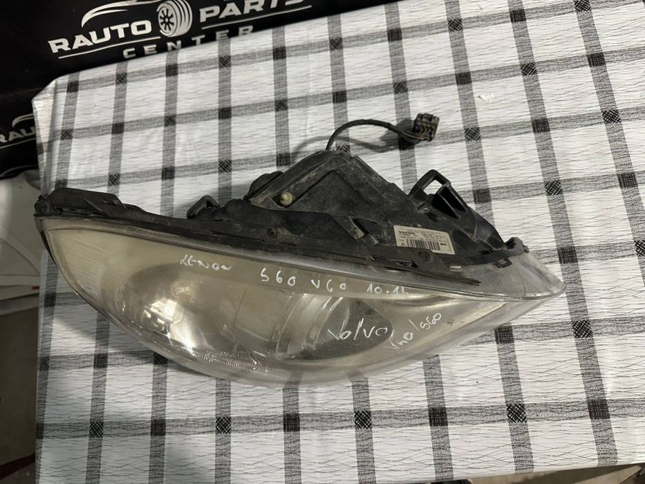 Far dreapta Volvo S60 V60 XENON 2010/2011/2012/2013/2014