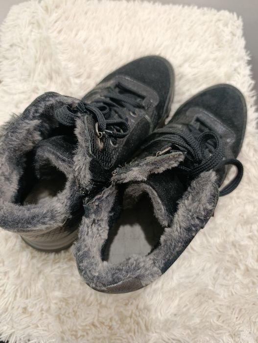 Продам женскую обувь