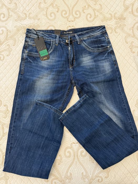 Прямые джинсы