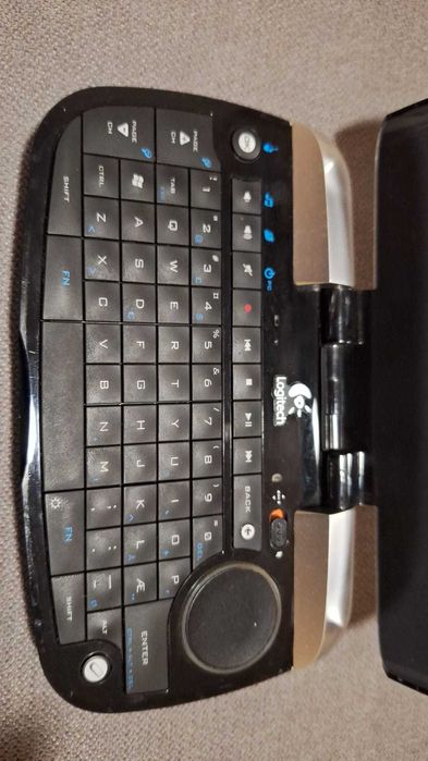 Logitech DiNovo Edge SI DINOVO mini – Tastatură Bluetooth Premium
