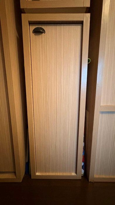 Dulapuri executate la comandă – PAL, stare foarte bună