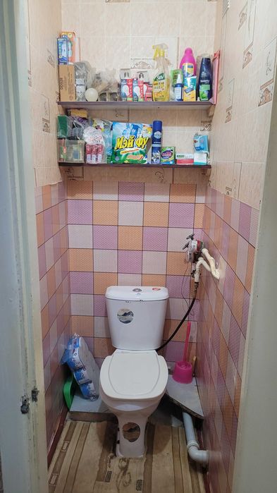 UY SOTILADI SROCHNO ! 2-Xona, 3-qavat , 3 mkr,  Zarafshon.