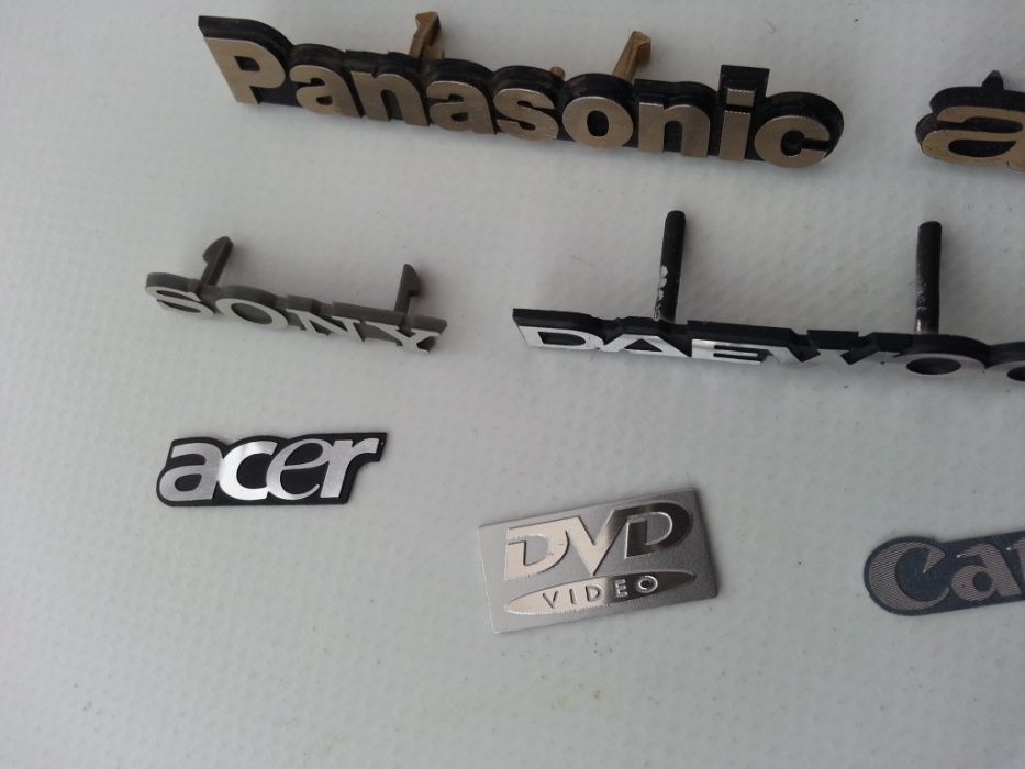 Оригинални емблеми