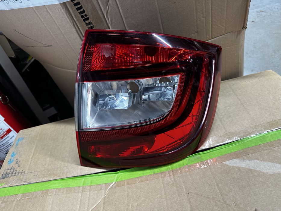 Stop dreapta skoda rapid faceliftcod:5Jh945208..