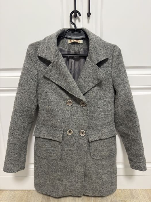 Пальто, сумка, кофта, ботильоны.