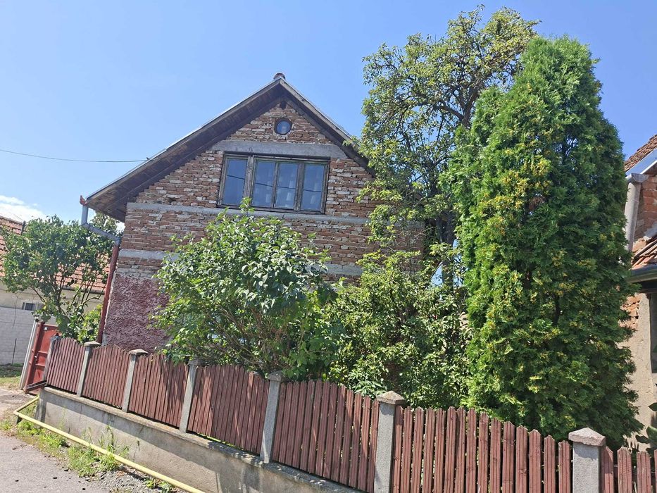 Proprietate 166 mp cu teren de 2.000 mp și toate utilitățile – Sântuhalm