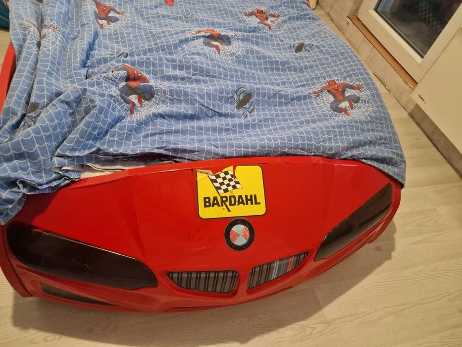 Легло под формата на кола